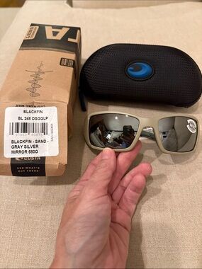 Costa Blackfin Sunglasses in Sand Frame with Gray Silver Mirror Lenses